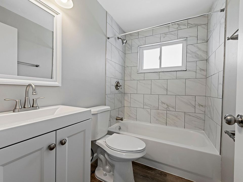 3892 Brittany Cir Bridgeton MO Zillow