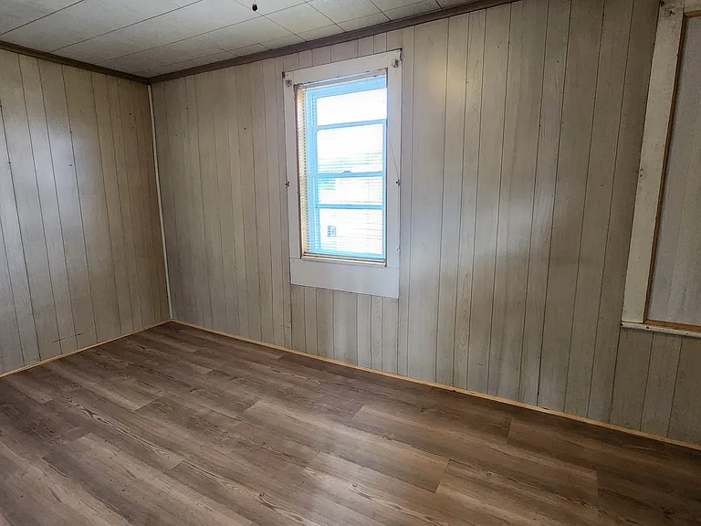 615 Bigler Ave — Photo 10