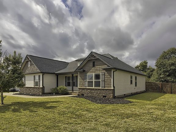 3rd image of 128 Deyoung Meadows Dr
