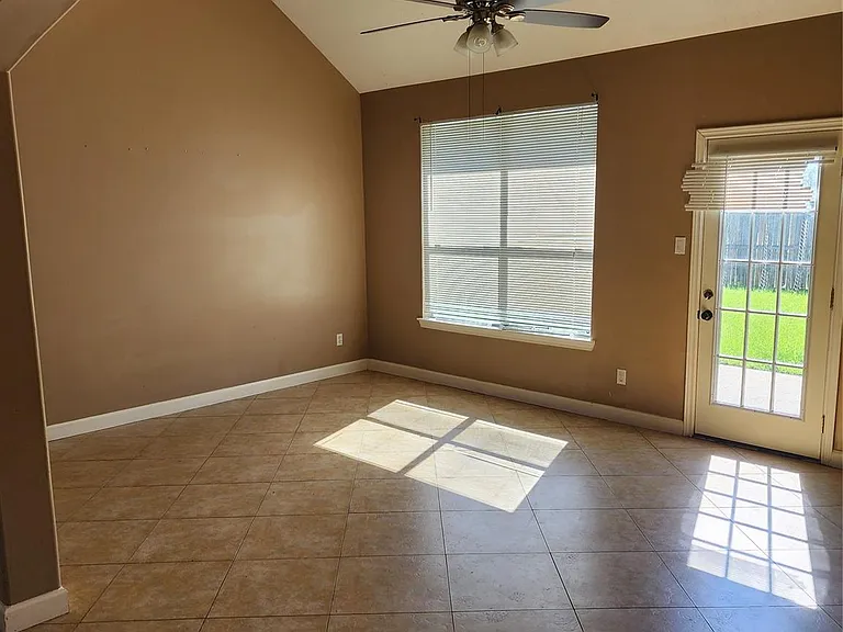 18407 Brenwood Manor Dr — Photo 8