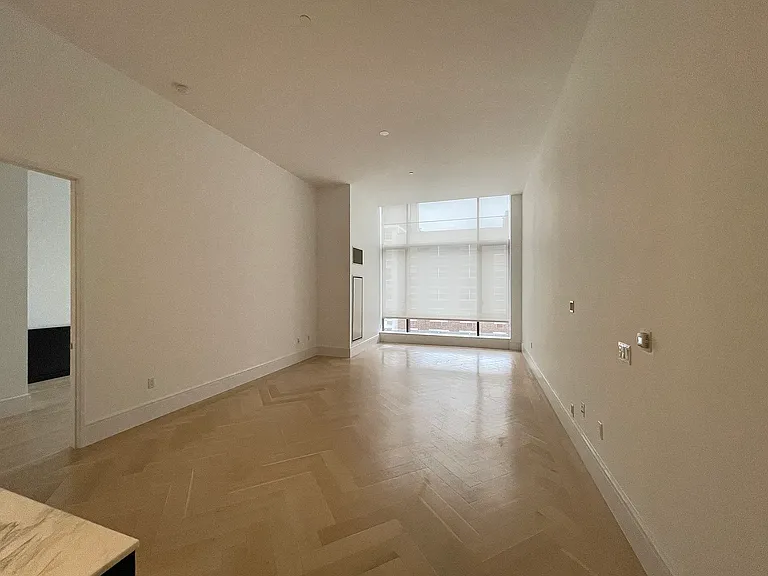 215 E 19th St #5K — Photo 18
