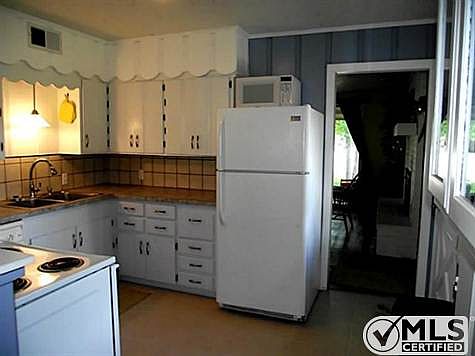 5th image of 905 Surry Place Dr