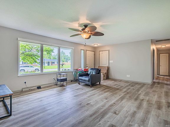 3rd image of 3404 Kirkfield Dr