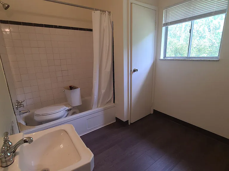3999 Canal St — Photo 20