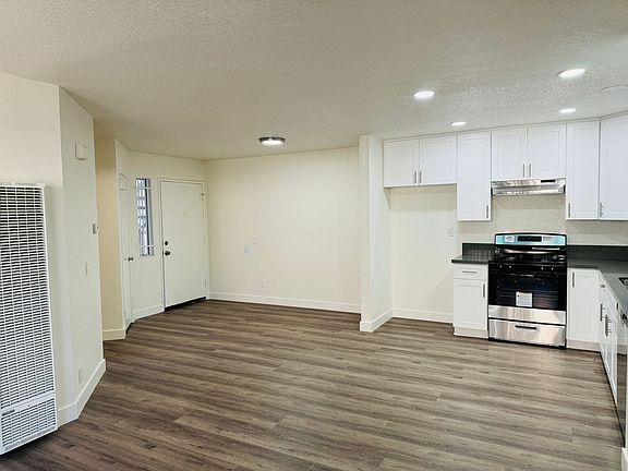 4th image of 3210 W Orange Ave #26