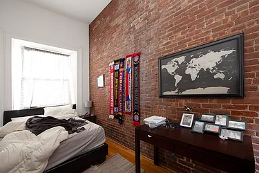 Rented by R New York