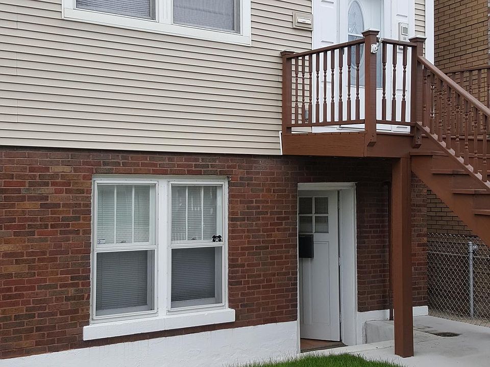 1st image of 3100 N Sacramento Ave Unit G