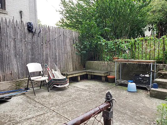 Rented by MCR Realty | media 15