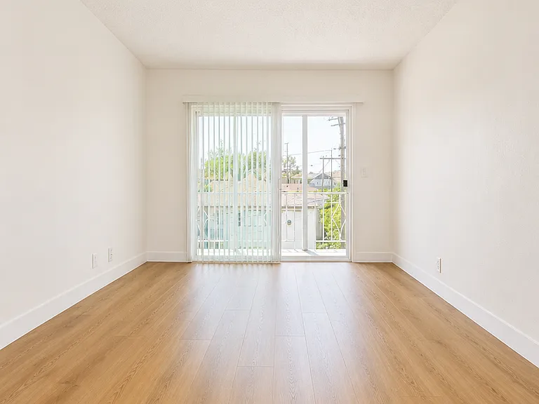 347 E. Plymouth Inglewood, CA 90302 — Photo 5