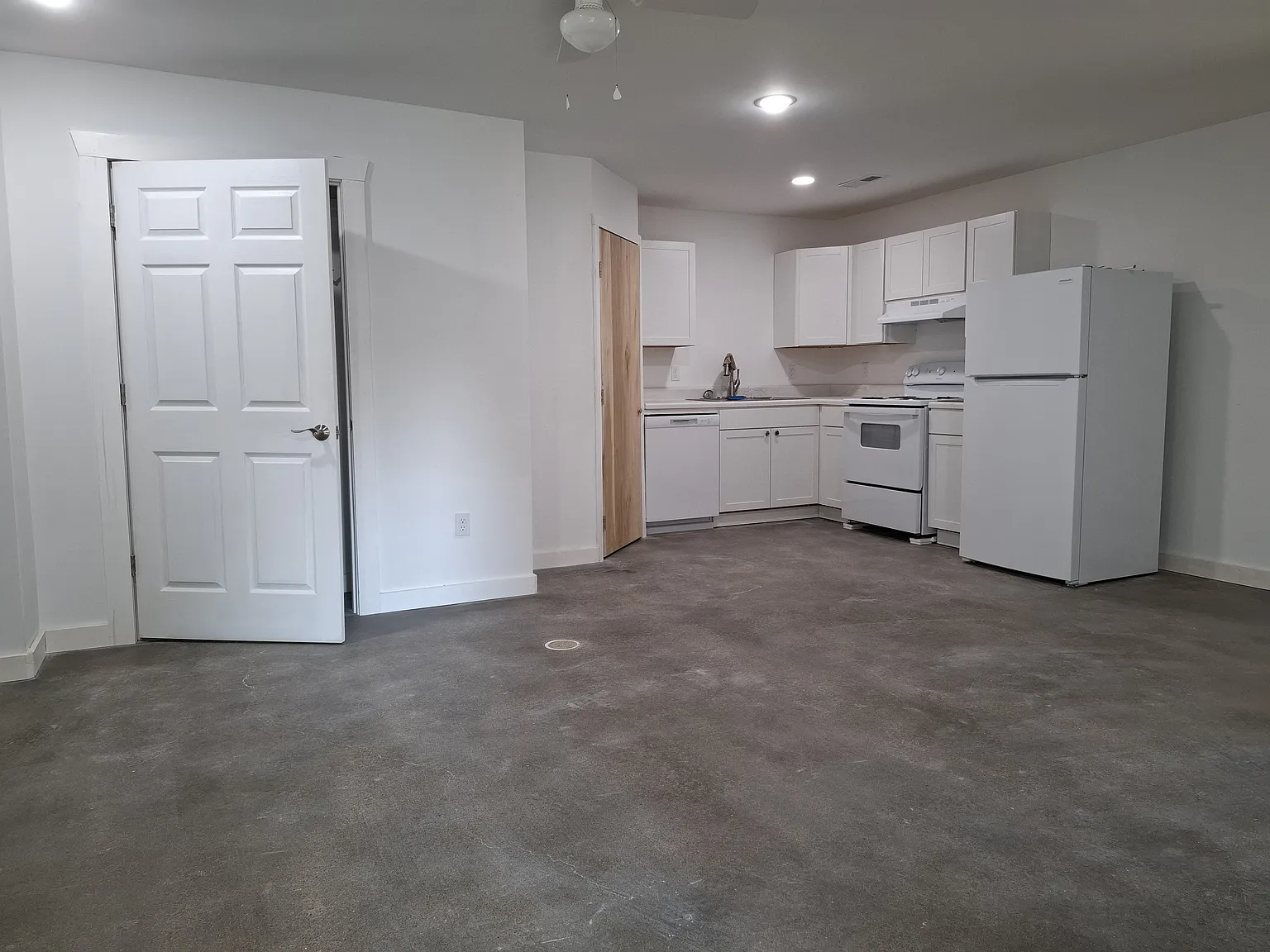 2 bed, 800 sqft, $1,195 — Photo 1