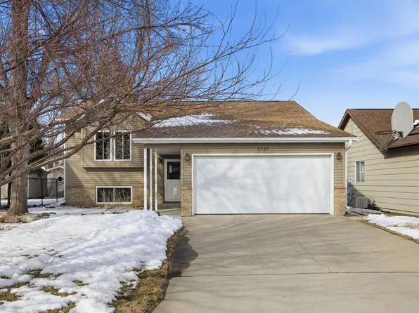 3737 10th St N, Fargo, ND 58102