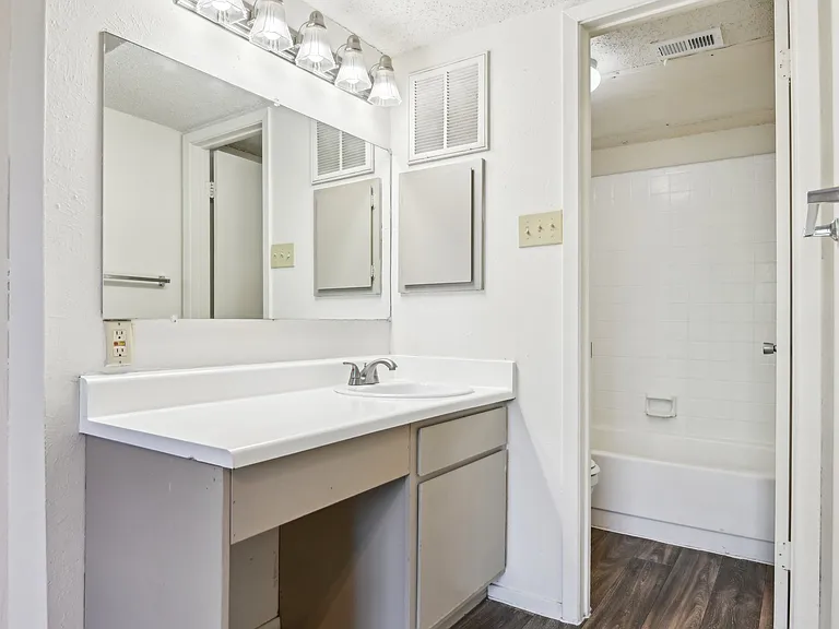 Abbey Glenn Apartments — Photo 85