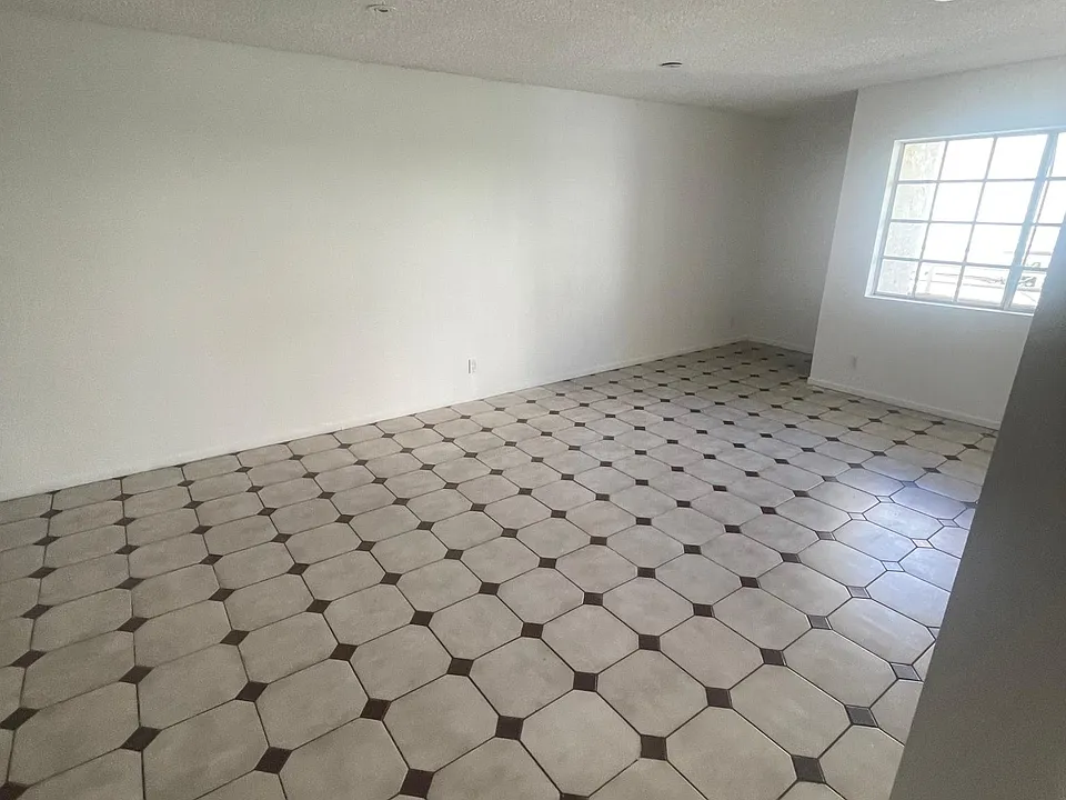 345 Myrtle St #5