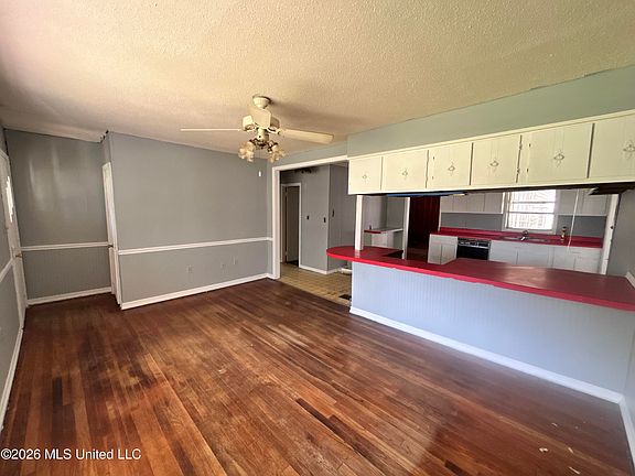 4th image of 845 Lynn Ave