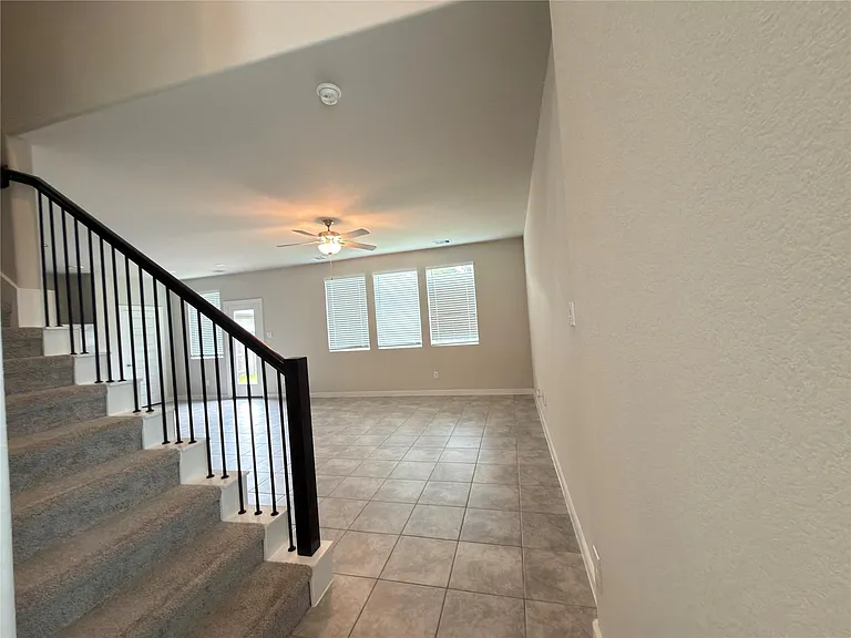 5723 Madden Ln — Photo 5