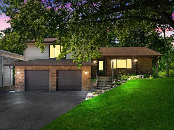 22173 Woodlane Ct, Morton, IL 61550