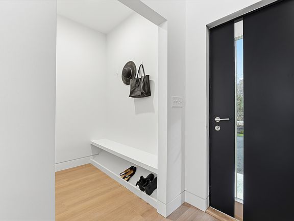 5th image of 2 Woodside Meadow Road