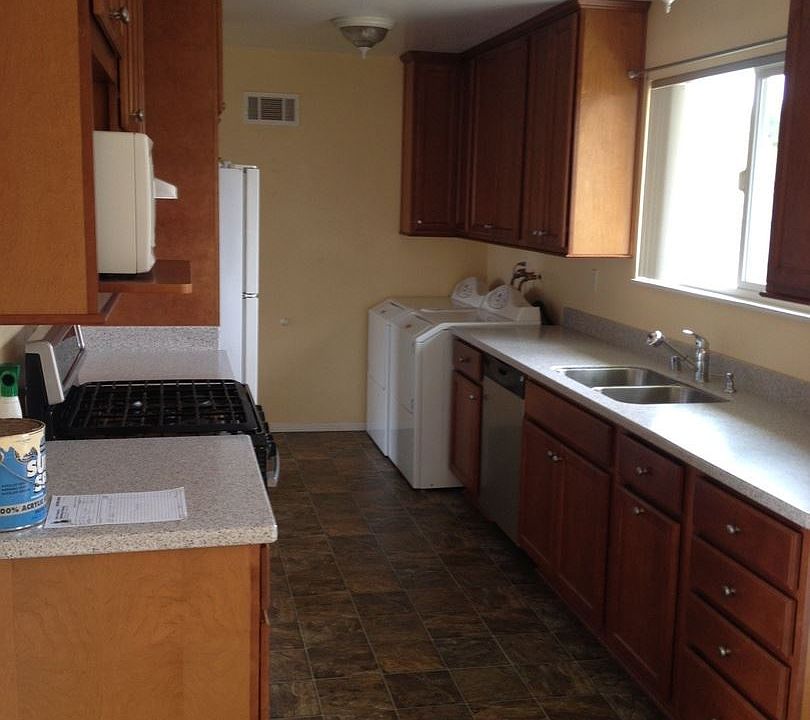 2nd image of 1025 N 6th St
