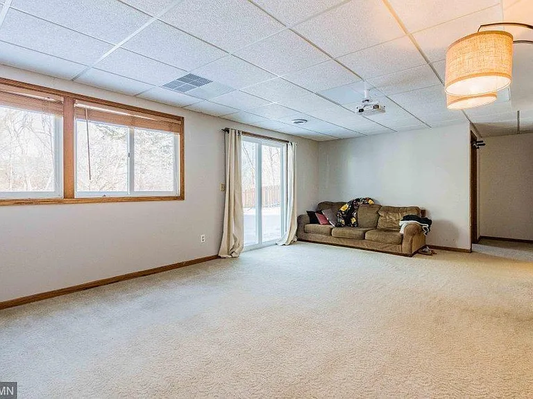 345 Poplar Dr — Photo 12
