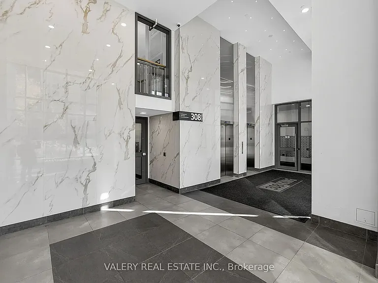 308 King St N #1003 — Photo 4