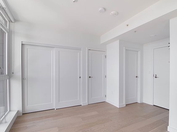 4th image of 3331 No 3 Rd #1502