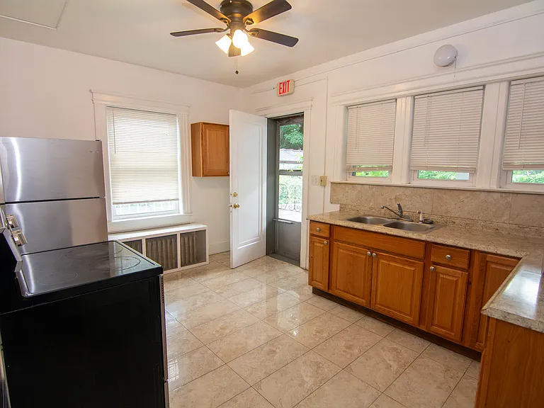 30 Fayette St #1A — Photo 2