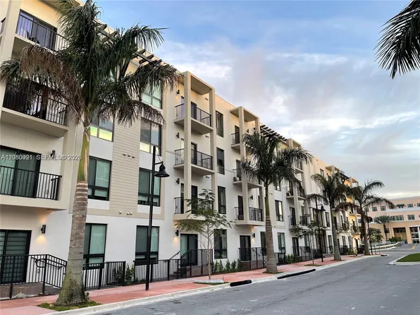 8265 NW 41st St, Doral, FL