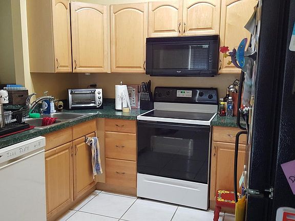 2nd image of 1206 Alcazar St SE