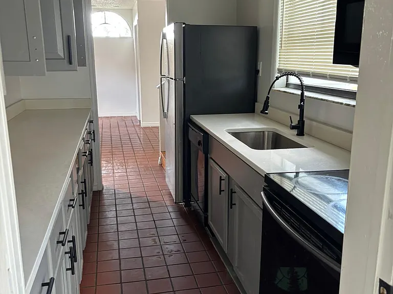 1660 Rosetine St #1 — Photo 4