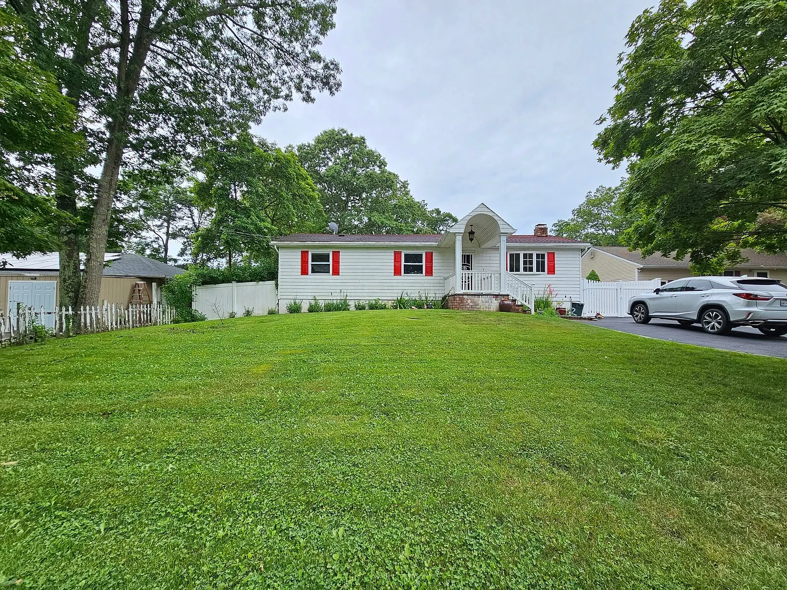 3 bed, 1.5 bath, $3,500 — Photo 2