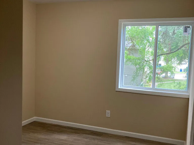 4707 Walden Pond Dr #B — Photo 3