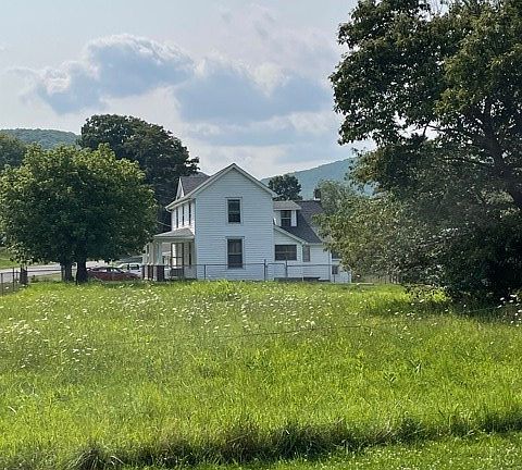 3rd image of 306 Piney Mountain Rd