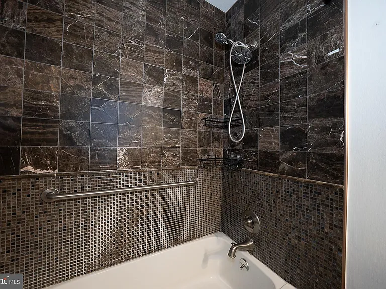 1640 Oakwood Dr #W-216 — Photo 43