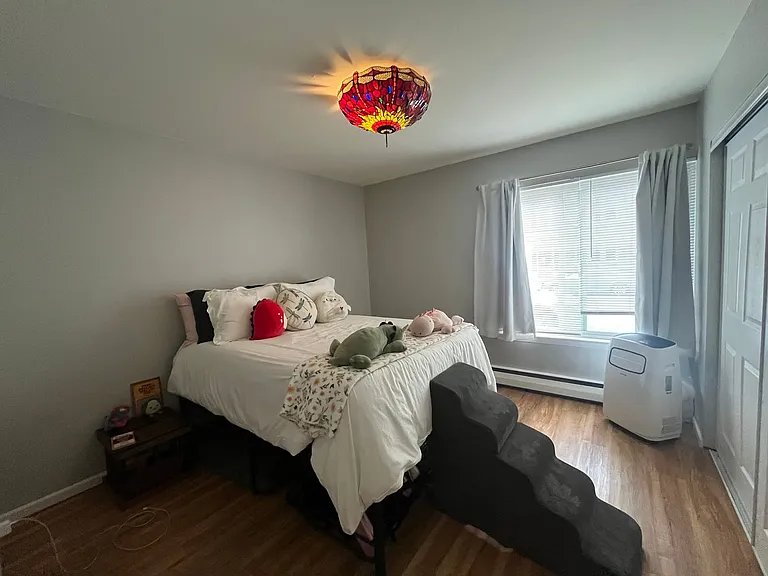 2705 N Oakland Ave — Photo 11