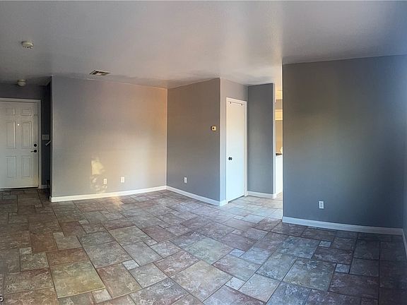 4th image of 736 Spotted Eagle St