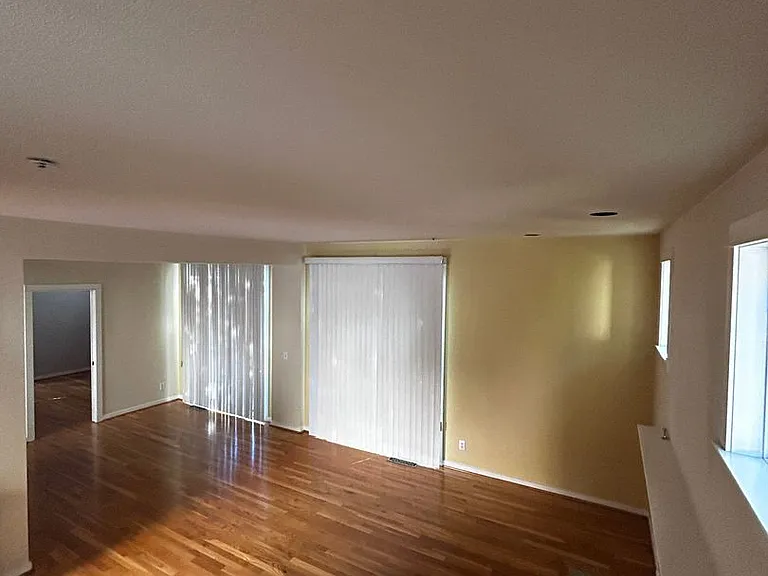 204 Roosevelt Ter — Photo 40