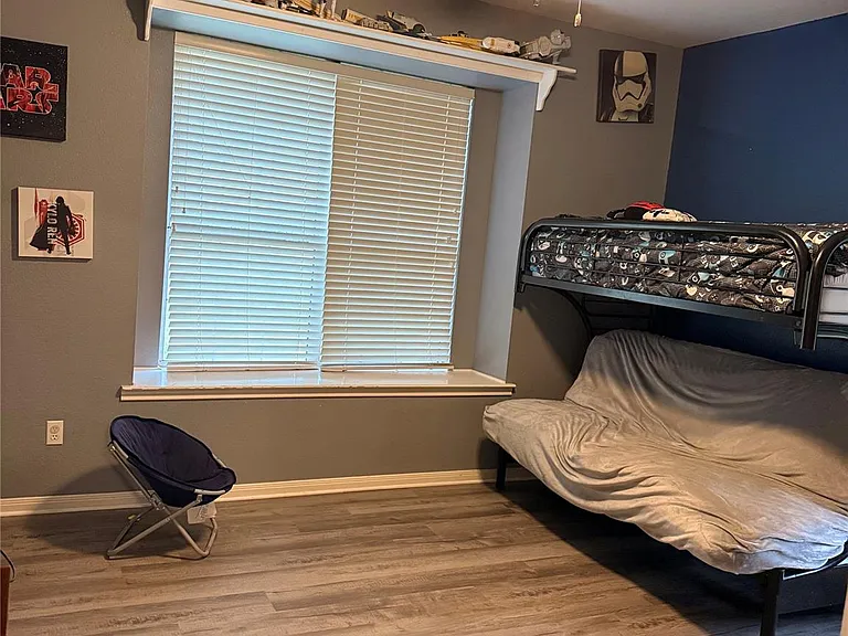 5600 FM 1466 — Photo 18