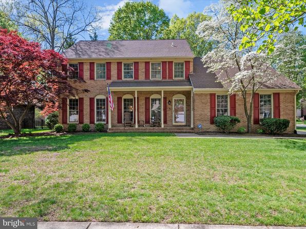 1711 Peartree Ln, Crofton, MD 21114