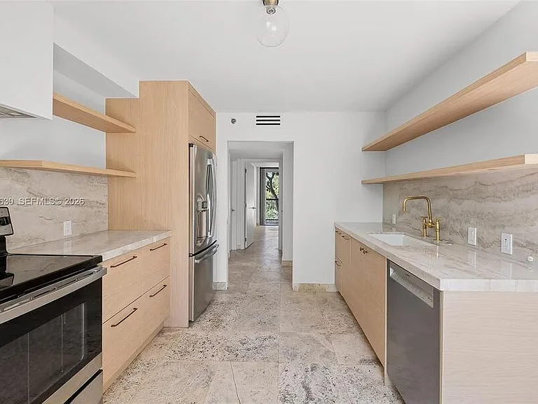 2575 S Bayshore Dr #4A — Photo 6