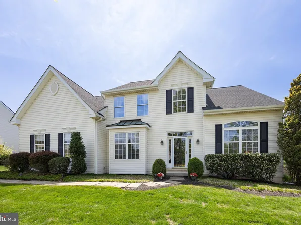 532 Red Coat Ln, Phoenixville, PA 19460