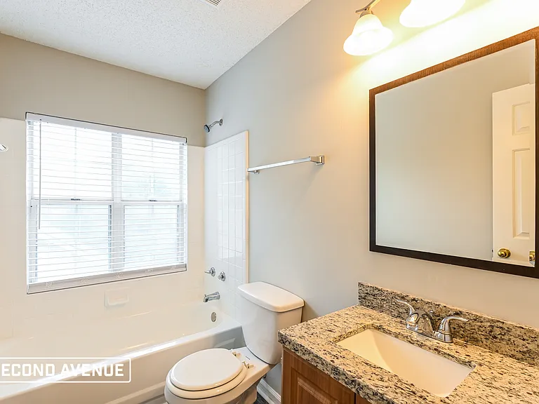 2411 Windridge Dr NE — Photo 12