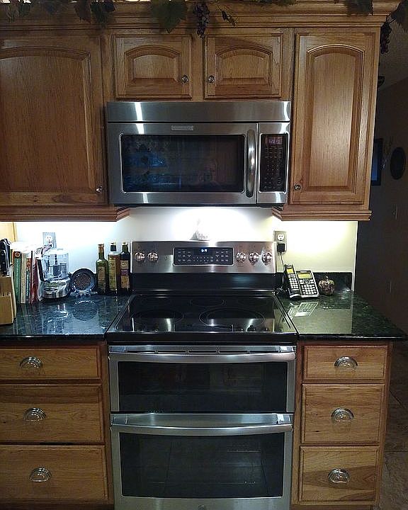 New double stove & microwave
