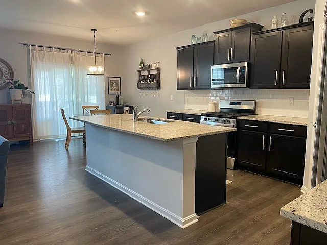 Building Photo - 1237 Spanish Oak Way
