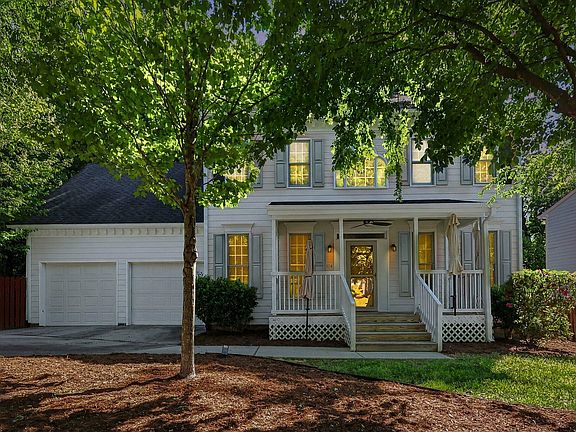 3rd image of 104 N Crabtree Knl