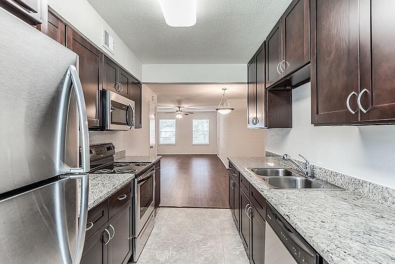 1st image of 9075 Gaylord Dr #3