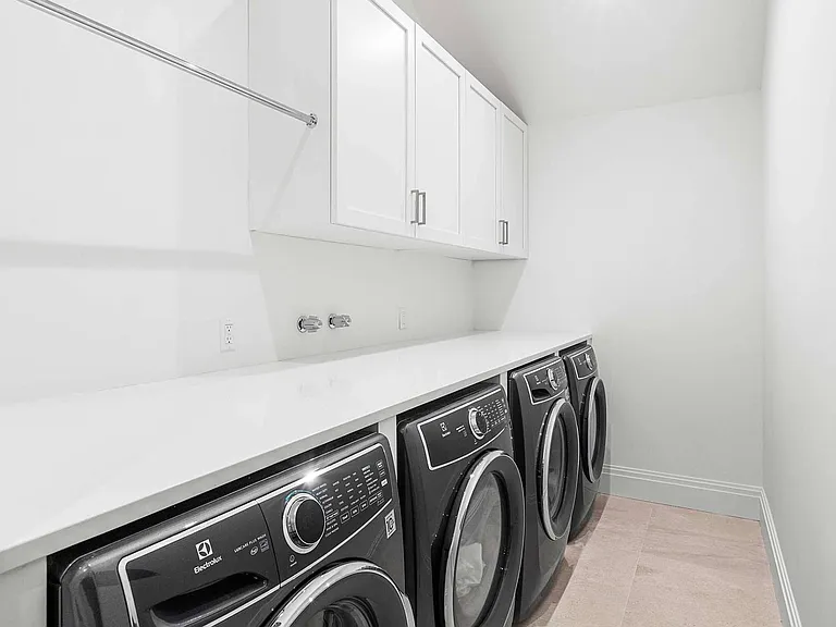 51 Arbutus Rd — Photo 25