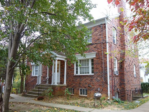2nd image of 816 Greenwood Cir APT 2