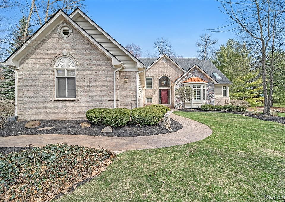 1st image of 10036 Creekwood Trl