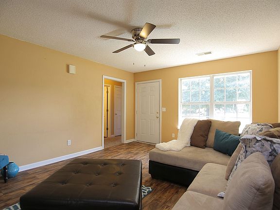 5th image of 90 Sterling Cross Dr