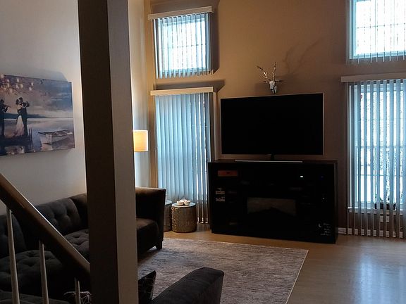 3rd image of 237 Old Oak Ct W #204